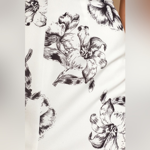 ♣️Darling Daylily Black and White Floral Print High-Low Maxi Dress NWT✨ - Picture 6 of 7